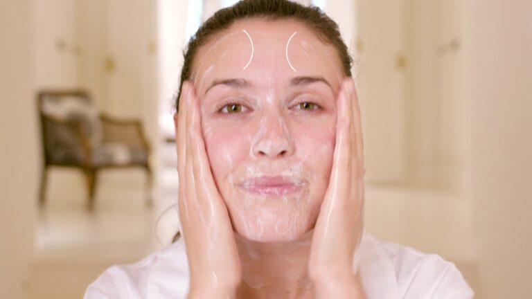 10 Skin-Cleansing Gels That Will Leave Your Face Feeling Refreshed and Revitalized